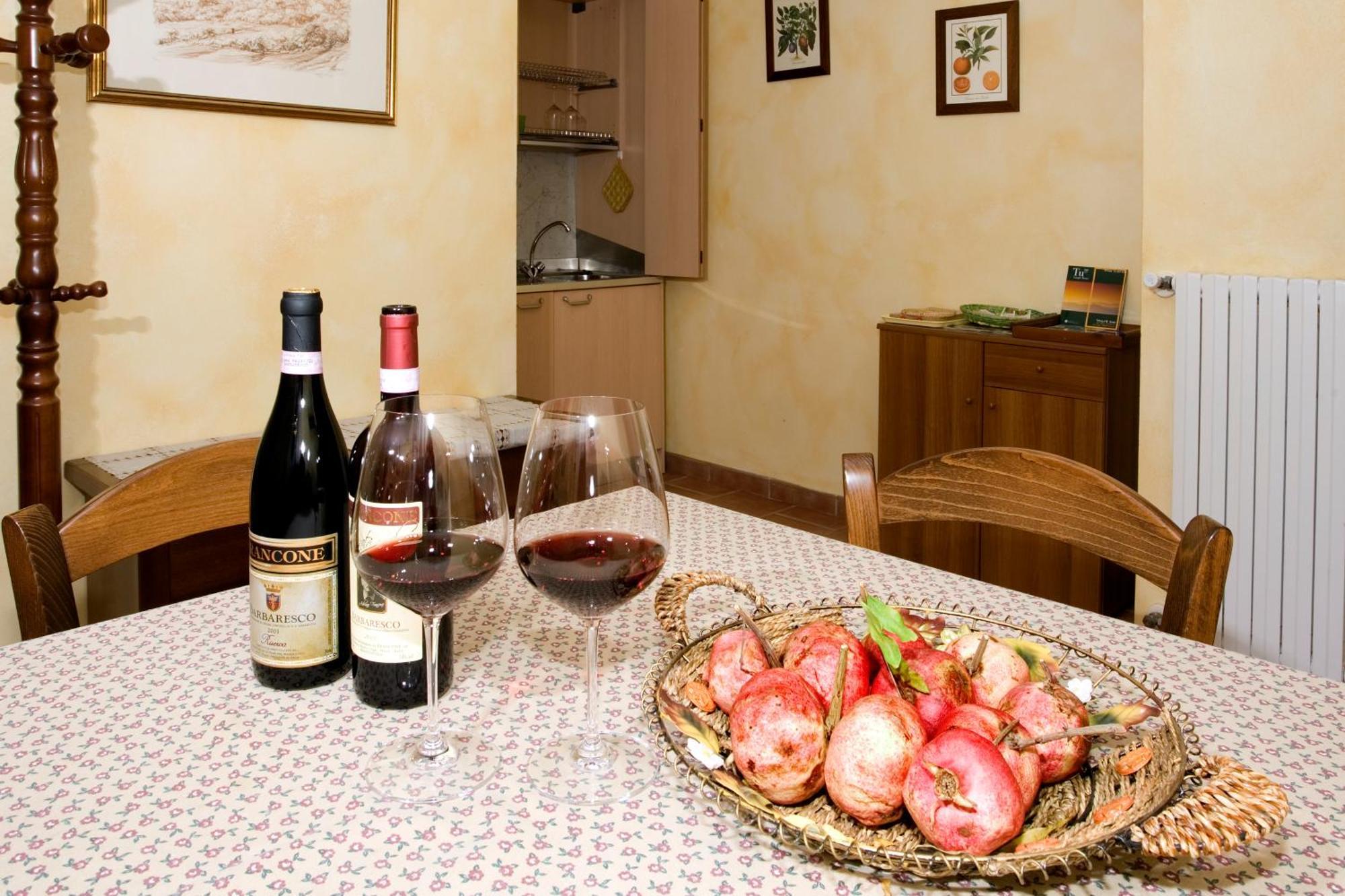 Agriturismo Antichi Poderi Gallina Neive Extérieur photo